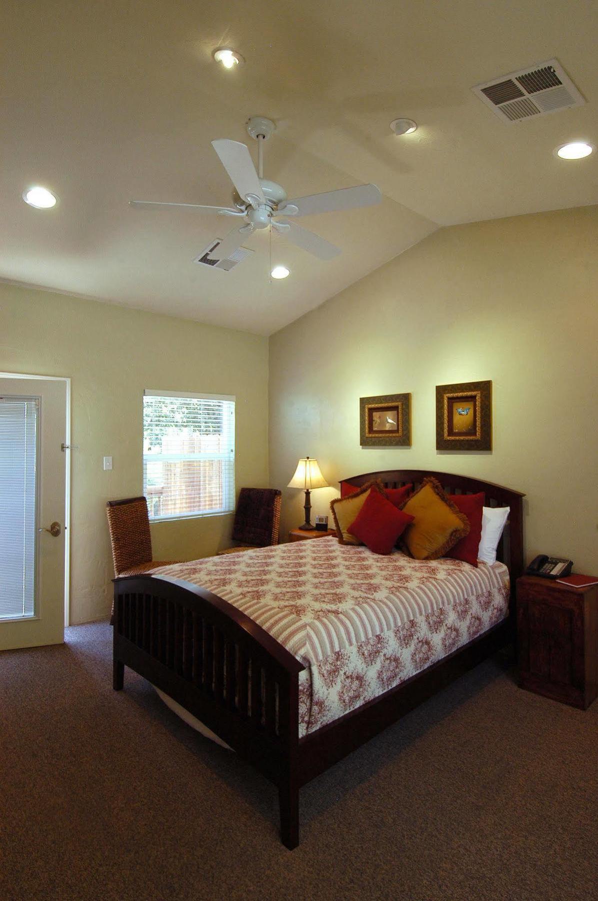 Queen'S Inn By The River Oakhurst Εξωτερικό φωτογραφία