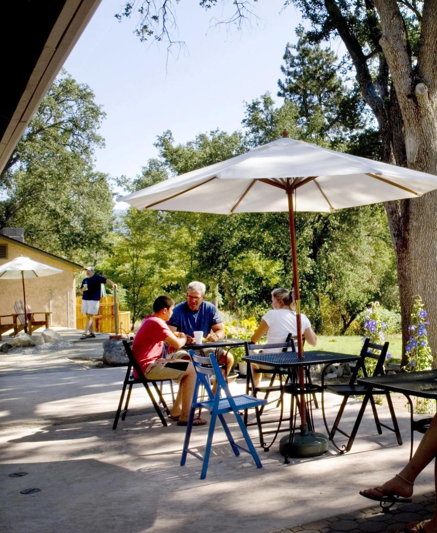 Queen'S Inn By The River Oakhurst Εξωτερικό φωτογραφία