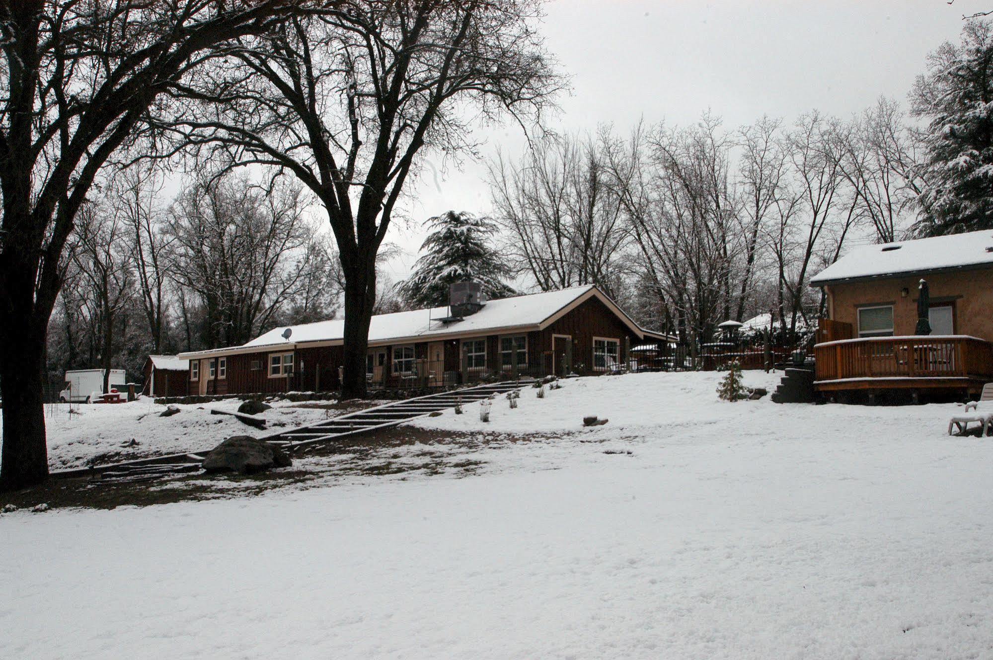 Queen'S Inn By The River Oakhurst Εξωτερικό φωτογραφία